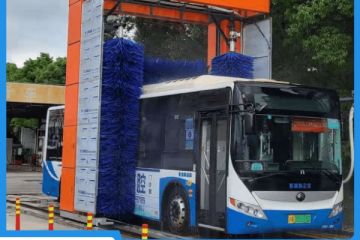公交站場自動洗車機(jī)-提高洗車速度[隆茂鑫晟]